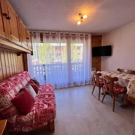 Apartment Avec Balcon Pres Telecabine - 4 Pers. *